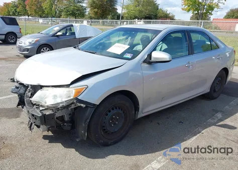 2014 Toyota Camry Le z USA, uszkodzony, nr VIN 4T1BF1FK1EU454680